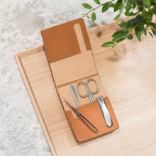 Load image into Gallery viewer, manicure set by muhle
